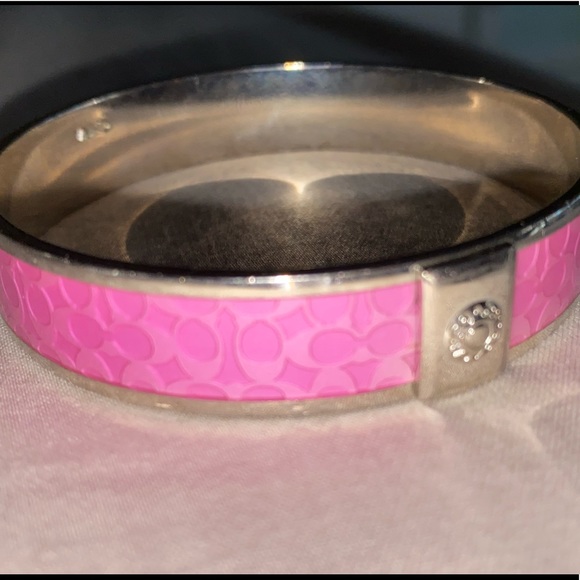 Coach pink and silver bangle - Picture 4 of 9